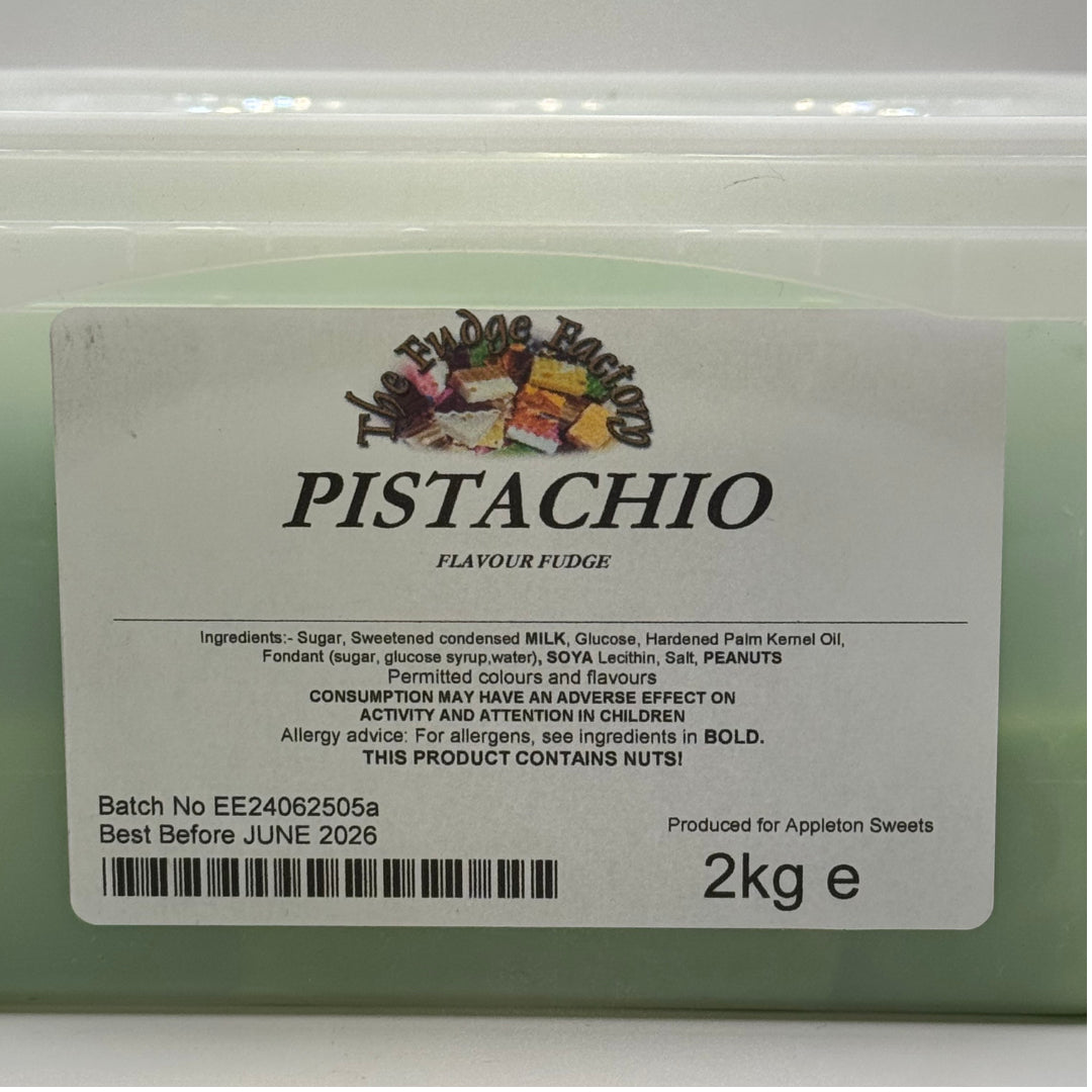 Label of pistachio fudge with branding and product details on a green background