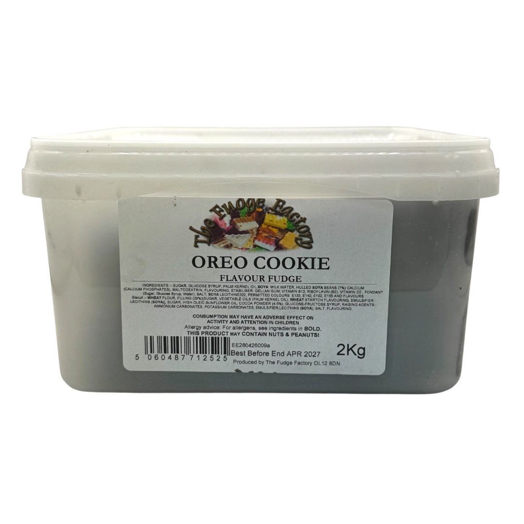 A 2kg plastic tub of Fudge Factory Oreo Cookie Flavour Fudge on a plain white background.